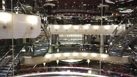 MSC Divina going up in the main elevator 4k Vídeos de archivo 131437052