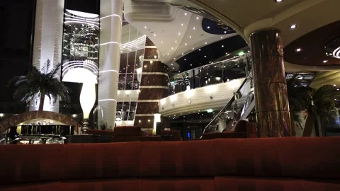 MSC Divina main lobby Vídeos de archivo 131437072