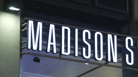 MSG in NYC. Madison Square Garden in NYC. MSG Sign. Rangers Hockey. Vídeo Stock 48857470