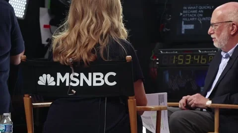 MSNBC Anchor Introducing Guest Vídeos de archivo 65125502