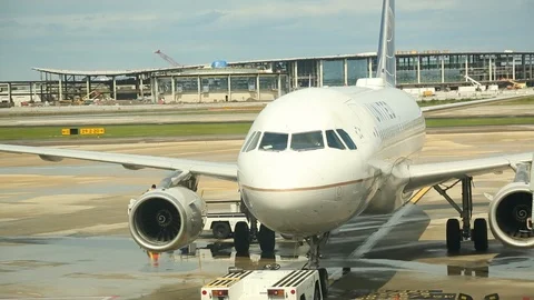 MSY Airport Video stock 87058622