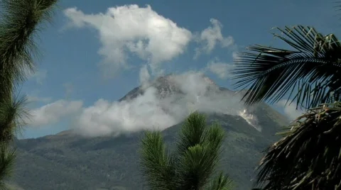 MT Apo  Video stock 695887