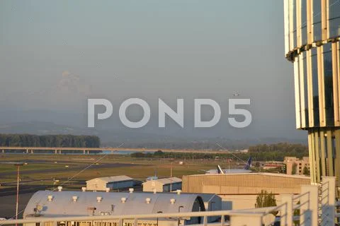 Mt Hood & I205 from Portland Airport Stock Photos