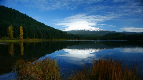 Mt. Hood reflected in Trillium Lake, time lapse Stock Footage