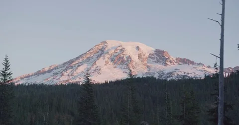 Mt. Rainier Drive By At Sunrise 库存影片 84744266