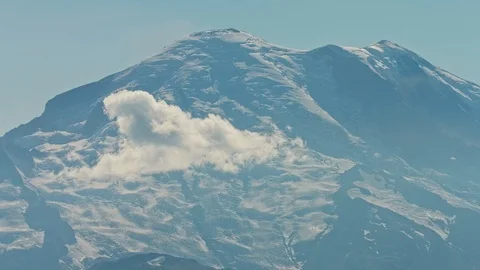 Mt rainier moving clouds Time lapse Stock-Footage 115435739