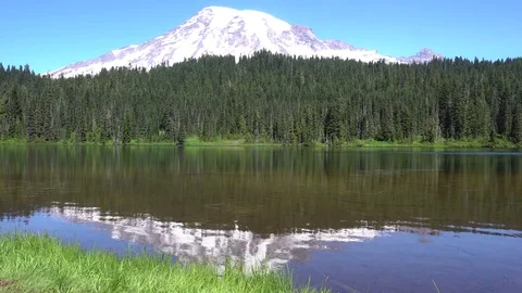 Mt Rainier Reflection Lake Vídeos de archivo 79675049