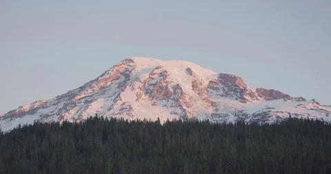 Mt. Rainier At Sunrise 库存影片 84743692