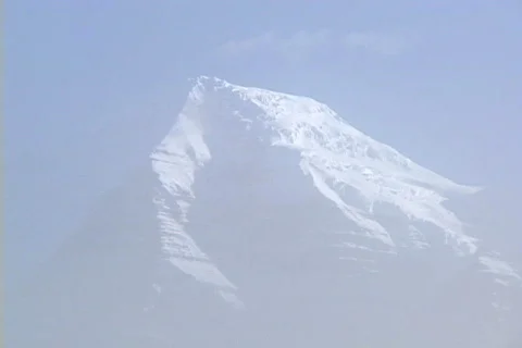 Mt Robson dawn mist MS pull WS Stock Footage 153059