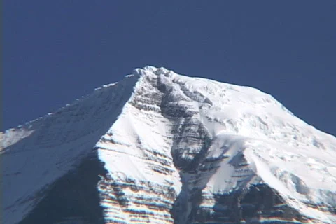 Mt Robson MS pull to WS 2 Stock Footage 153079