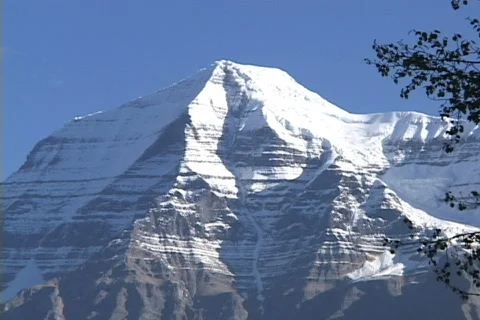 Mt Robson MS Pull to WS Stock Footage 153097