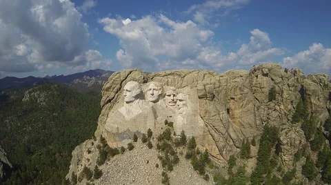 Mt. Rushmore Frontal Aerial 库存影片 44092987