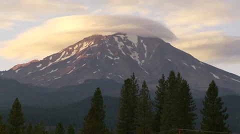 Mt Shasta Time Lapse 스톡 동영상 8564409