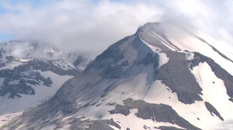 Mt. St. Helens closeup pan Stock Footage 8677706
