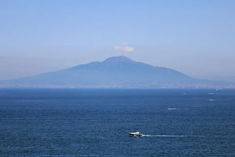 Mt Vesuvius Distant Foto stock