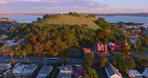 Mt Victoria in the suburb of Devonport as sunset, Auckland, New Zealand. Stock Footage 278941591
