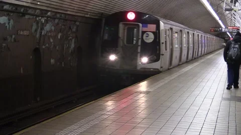 MTA NYC M Subway Train Entering Fifth Avenue 53rd Street Station Stock Footage 46210077