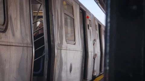 MTA NYC train doors closing Video stock 62241371