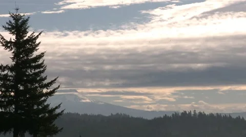 Mthood timelapse multiflow cloud levels Stock Footage