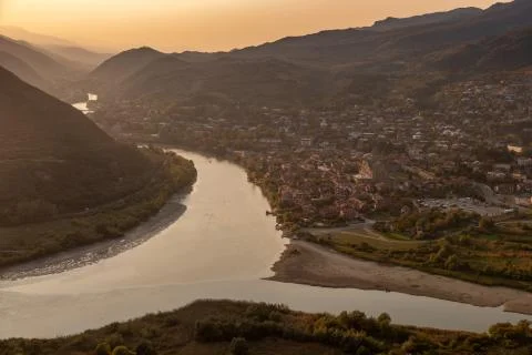 Mtskheta, Georgia, seen from Jvari Monastery showing river confluence Foto stock
