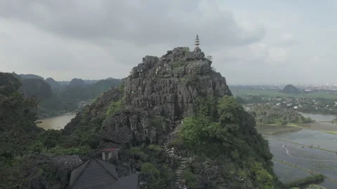Mua Hang in Ninh Binh in the evening Stock Footage 293401672