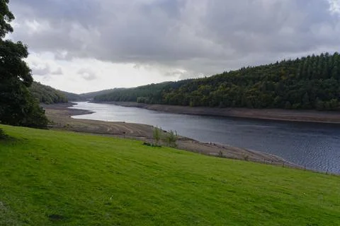 Much needed rain clouds gather over Ladybower reservoir, Derbyshire. Stock Photos