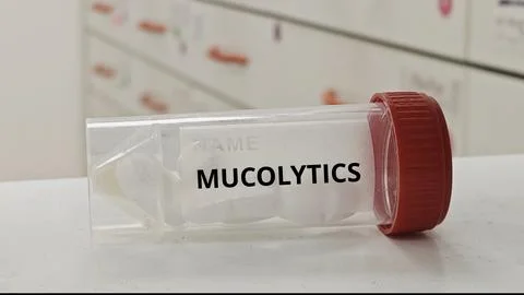 MUCOLYTICS tablets for break down mucus and improve airway clearance Stock Photos