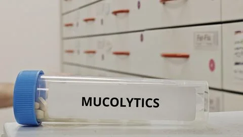 MUCOLYTICS tablets for break down mucus and improve airway clearance 库存照片