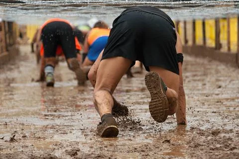 Mud race runners Foto stock