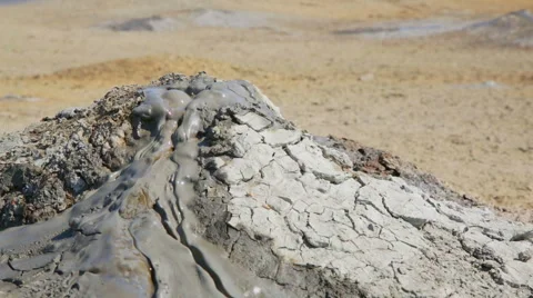 Mud volcano bubbling methane gas (Tahti Tepa, Georgia) 動画素材 41832379