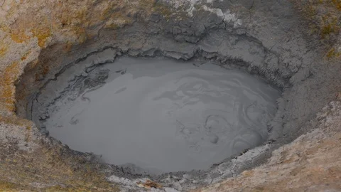 Mud Volcano or Mud Dome at Sol de Mañana (Morning Sun) Geysers in Uyuni, Bolivia 스톡 동영상 102909931
