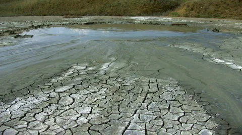 Muddy bubbling volcano Stock-Footage 521274