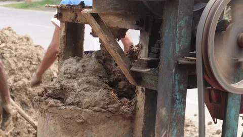 Muddy Mechanical Process 库存影片 333917328