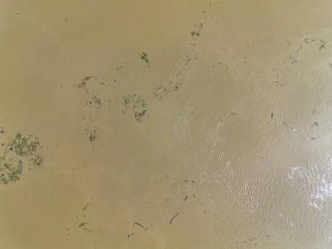 Mudflow of water in the Oder River of brown color. Poland. View from above... Foto stock