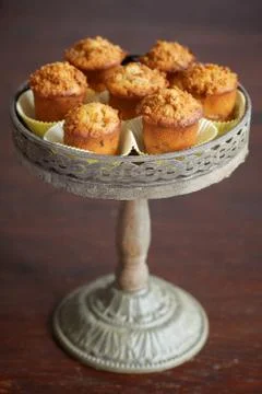 Muffins on cake stand Foto stock