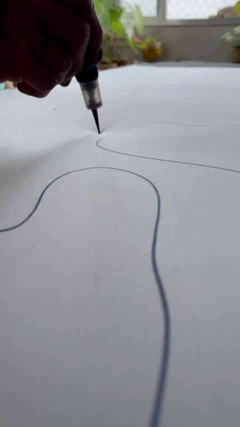 Mulher pintando roupas Stock Footage 294764258