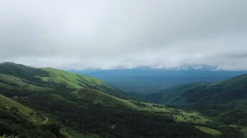 Mullayanagiri mountain range of western ghats, Chikmagaluru, Karnataka Stock Footage 154165398