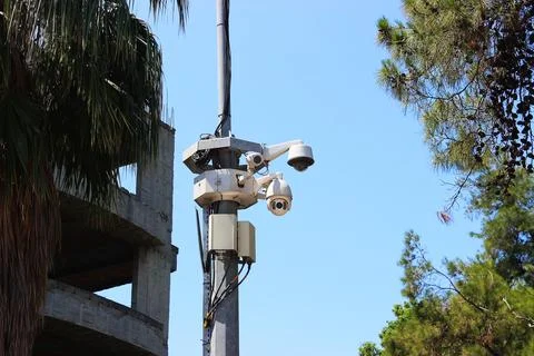 Multi Camera CCTV Surveillance System Mounted on Utility Pole Stock-Fotos