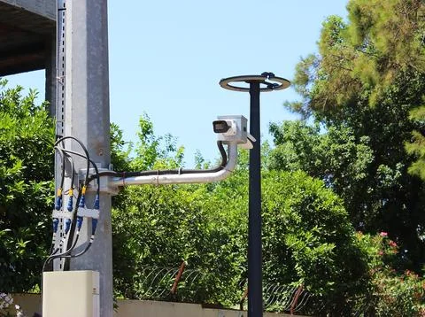 Multi Camera CCTV Surveillance System Mounted on Utility Pole Stock-Fotos