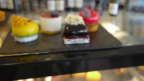 Multi-colored cakes Stockbeeldmateriaal 122201753