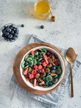 Multi-colored pancake cereal Stock-Fotos