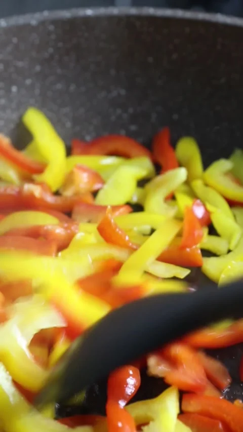 Multi-colored peppers Video stock 272803142