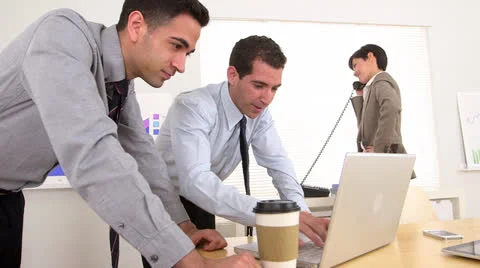 Multi-ethnic businessteam working in the office Video stock 25541966