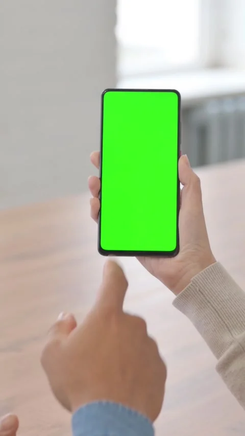 Multi Ethnic People Using Smartphone with Chroma Key, vertical video 動画素材 325698148