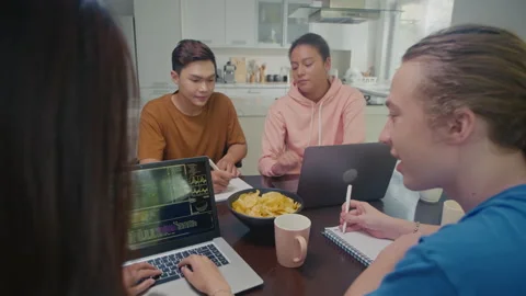 Multi-ethnic Students of Programming Faculty Preparing for Project Vidéo 253918117