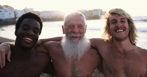 Multi generational surfer friends having fun Stock Footage 151685255