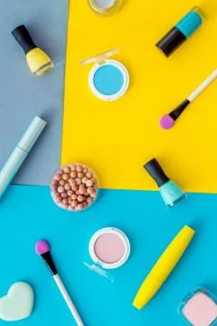 Multicolor pattern of makeup products and colorfull cosmetics. Flat lay top view Foto stock