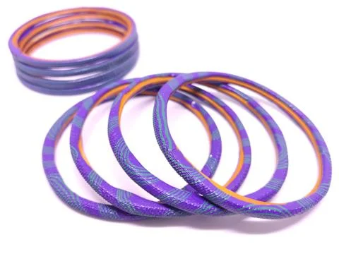 Multicolored Bangles isolated on white background. Selective focus. Bangles a Foto stock