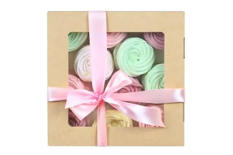 Multicolored marshmallow in the box isolated on white Stockfoto's