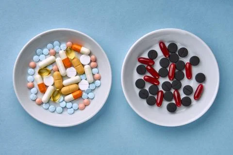Multicolored tablets and pills Stock-Fotos